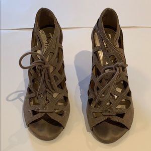 Mia Wedge sandals